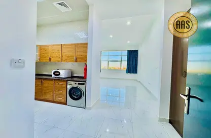 Apartment - 3 Bedrooms - 3 Bathrooms for rent in Daman 1 Building - Dubai South (Dubai World Central) - Dubai