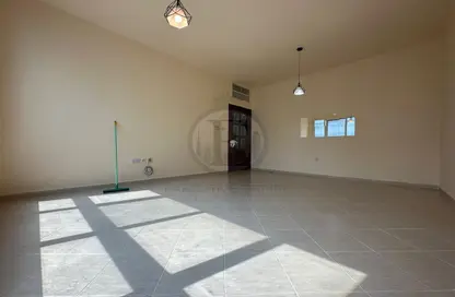 Apartment - 1 Bedroom - 1 Bathroom for rent in Al Ramhan Tower - Tourist Club Area - Abu Dhabi