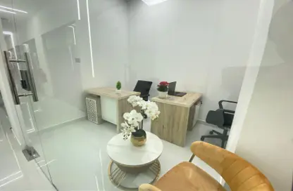 Office Space - Studio - 1 Bathroom for rent in Red Avenue - Al Garhoud - Dubai