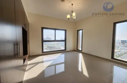 Apartment - 3 Bedrooms - 4 Bathrooms for rent in DuWest Residence - Jumeirah Garden City - Al Satwa - Dubai