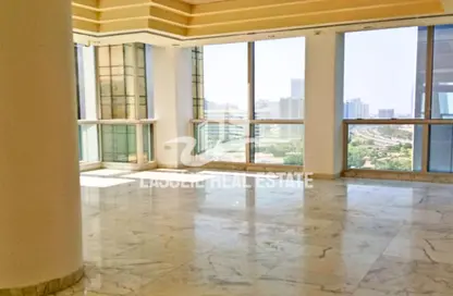 Apartment - 3 Bedrooms - 4 Bathrooms for rent in Al Hosn - Al Khalidiya - Abu Dhabi