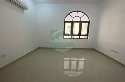 Apartment - 1 Bedroom - 2 Bathrooms for rent in Shakhbout City - Abu Dhabi