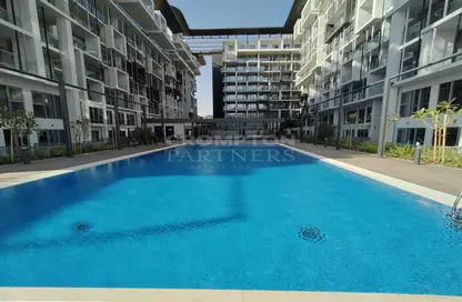 Apartment - 2 Bedrooms - 2 Bathrooms for rent in Oasis Residences - Masdar City - Abu Dhabi