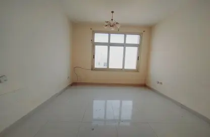 Apartment - 1 Bathroom for rent in Muwailih Building - Muwaileh - Sharjah