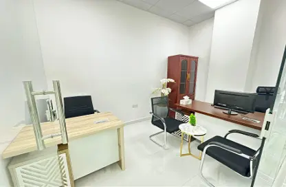 Office Space - Studio - 1 Bathroom for rent in Red Avenue - Al Garhoud - Dubai