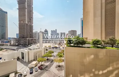 Apartment - 1 Bedroom - 2 Bathrooms for sale in Boulevard Point - Downtown Dubai - Dubai