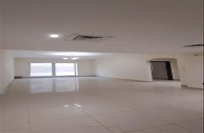 Office Space - Studio - 1 Bathroom for rent in Abu Hail - Deira - Dubai