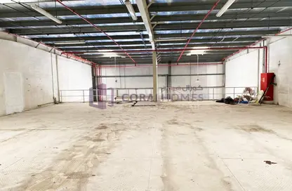 Warehouse - Studio - 1 Bathroom for rent in Umm Ramool - Dubai