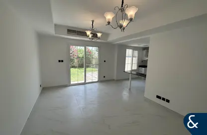 Villa - 2 Bedrooms - 3 Bathrooms for rent in Springs 11 - The Springs - Dubai