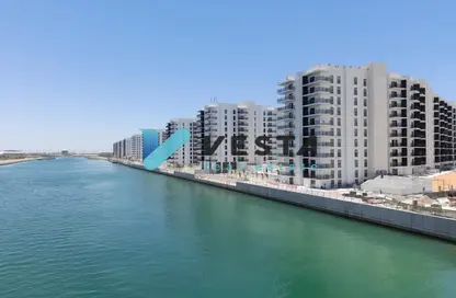 Apartment - 2 Bedrooms - 2 Bathrooms for rent in Waters Edge - Yas Island - Abu Dhabi