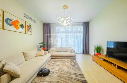 Apartment - 2 Bedrooms - 4 Bathrooms for rent in Daisy - Azizi Residence - Al Furjan - Dubai