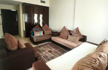 Apartment - 3 Bedrooms - 3 Bathrooms for sale in Mazaya 28 - Queue Point - Dubai Land - Dubai