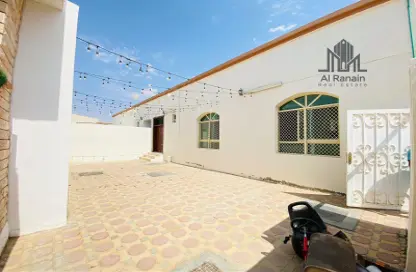 Villa - 2 Bedrooms - 2 Bathrooms for rent in Al Zaafaran - Al Khabisi - Al Ain