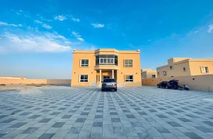 Villa - 5 Bedrooms - 7+ Bathrooms for rent in Al Suyoh - Sharjah