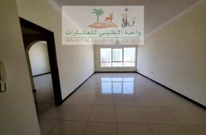 Apartment - 1 Bedroom - 2 Bathrooms for rent in Budaniq 7 Building - Budaniq - Al Qasimia - Sharjah