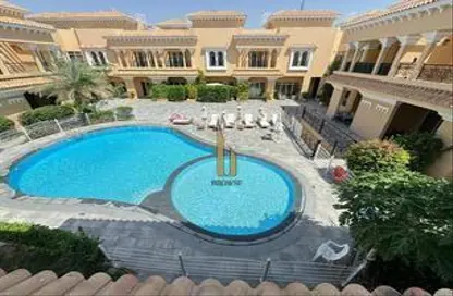 Villa - 4 Bedrooms - 5 Bathrooms for rent in Jumeirah 1 Villas - Jumeirah 1 - Jumeirah - Dubai