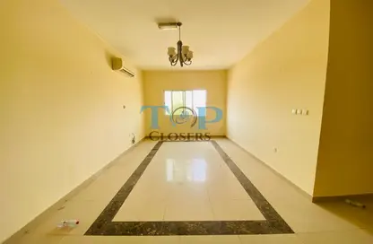 Apartment - 3 Bedrooms - 3 Bathrooms for rent in Al Dafeinah - Asharej - Al Ain