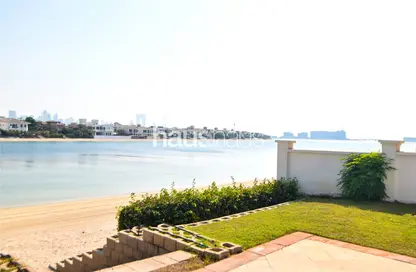 Villa - 4 Bedrooms - 5 Bathrooms for rent in Garden Homes Frond E - Garden Homes - Palm Jumeirah - Dubai