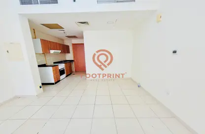 Apartment - 1 Bathroom for rent in Maple 2 - Emirates Gardens 2 - Jumeirah Village Circle - Dubai