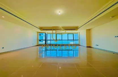 Apartment - 4 Bedrooms - 5 Bathrooms for rent in Al Mina Tower - Al Mina - Abu Dhabi