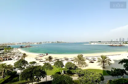 Apartment - 2 Bedrooms - 3 Bathrooms for rent in Al Msalli - Shoreline Apartments - Palm Jumeirah - Dubai