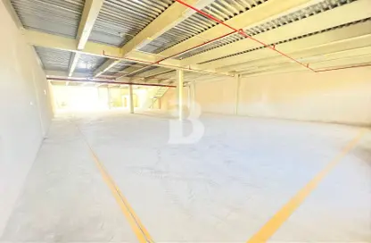 Warehouse - Studio for rent in Phase 1 - Dubai Investment Park (DIP) - Dubai