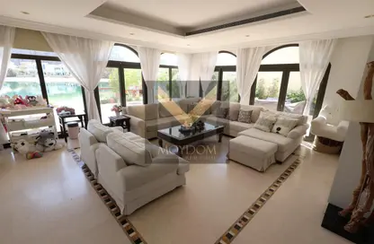 Villa - 4 Bedrooms - 7 Bathrooms for rent in Garden Homes Frond B - Garden Homes - Palm Jumeirah - Dubai