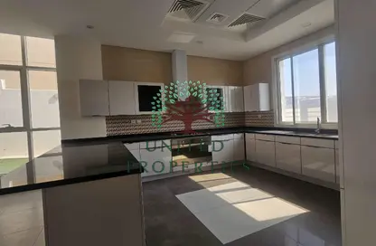 Villa - 4 Bedrooms - 6 Bathrooms for rent in Al Suyoh - Sharjah