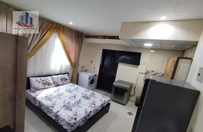 Apartment - 1 Bathroom for rent in Al Qulaya'ah - Al Sharq - Sharjah