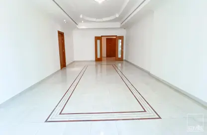 Apartment - 3 Bedrooms - 4 Bathrooms for rent in Mermaid Building - Khalidiya Street - Al Khalidiya - Abu Dhabi