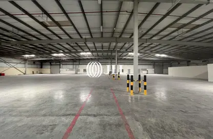 Warehouse - Studio - 2 Bathrooms for rent in Jebel Ali Freezone - Jebel Ali - Dubai