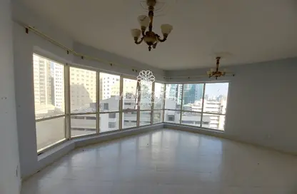 Empty Room image for: Apartment - 1 Bedroom - 2 Bathrooms for rent in Canal Star Tower - Al Majaz 3 - Al Majaz - Sharjah, Image 1