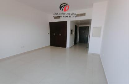 Apartment - 1 Bathroom for rent in Al Warsan 4 - Al Warsan - Dubai