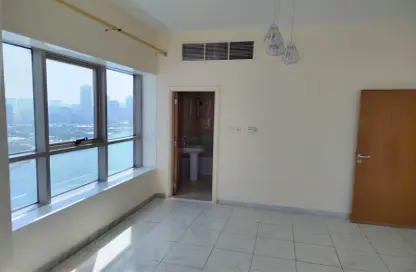 Apartment - 3 Bedrooms - 4 Bathrooms for rent in Al Ferasa Tower - Al Majaz 1 - Al Majaz - Sharjah