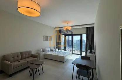 Apartment - 1 Bathroom for rent in SOL Bay - Business Bay - Dubai