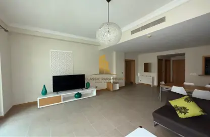 Apartment - 1 Bedroom - 2 Bathrooms for rent in Al Das - Shoreline Apartments - Palm Jumeirah - Dubai