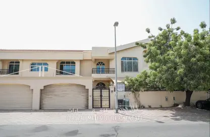 Villa - 4 Bedrooms - 6 Bathrooms for rent in Jumeirah 1 - Jumeirah - Dubai