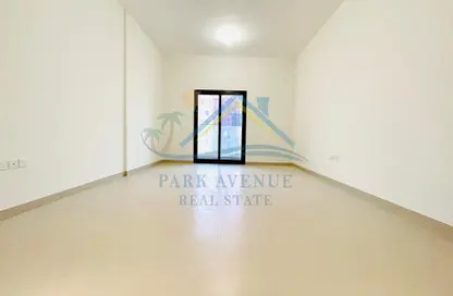 Apartment - 3 Bedrooms - 4 Bathrooms for rent in Al Najda Street - Abu Dhabi