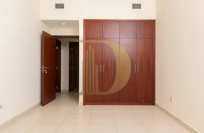 Apartment - 2 Bedrooms - 2 Bathrooms for rent in Bin Hendi Tower - Mankhool - Bur Dubai - Dubai