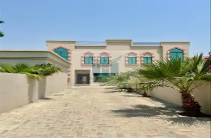 Villa - 4 Bedrooms - 5 Bathrooms for rent in Al Barsha 3 - Al Barsha - Dubai