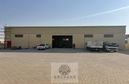 Warehouse - Studio - 2 Bathrooms for rent in Al Sajaa - Sharjah