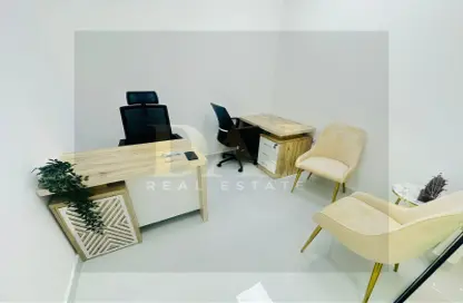 Office Space - Studio - 1 Bathroom for rent in Red Avenue - Al Garhoud - Dubai