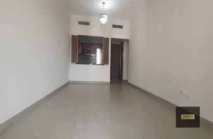 Apartment - 1 Bedroom - 2 Bathrooms for rent in Qamar 7 - Madinat Badr - Al Muhaisnah - Dubai