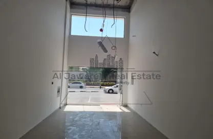 Shop - Studio - 1 Bathroom for rent in Al Rashidiya Towers - Al Rashidiya - Ajman Downtown - Ajman