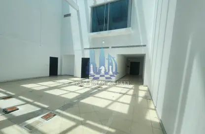 Full Floor - Studio - 2 Bathrooms for rent in Al Bateen - Abu Dhabi