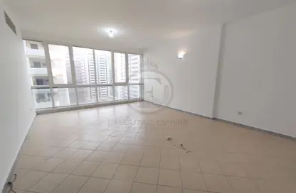 Apartment - 3 Bedrooms - 5 Bathrooms for rent in Al Ramhan Tower - Tourist Club Area - Abu Dhabi