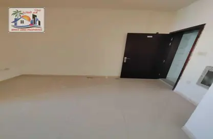 Apartment - 1 Bathroom for rent in Al Qulaya'ah - Al Sharq - Sharjah