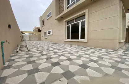 Villa - 5 Bedrooms - 7 Bathrooms for sale in Al Mowaihat 1 - Al Mowaihat - Ajman