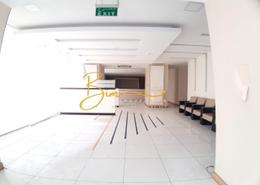 صورةغرفة فارغة لـ: صالة عرض للكراء في برج أرزنة - شارع إلكترا - أبوظبي, صورة 1