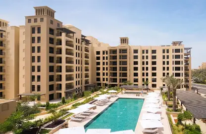 Apartment - 2 Bedrooms - 2 Bathrooms for sale in Jomana - Madinat Jumeirah Living - Umm Suqeim - Dubai